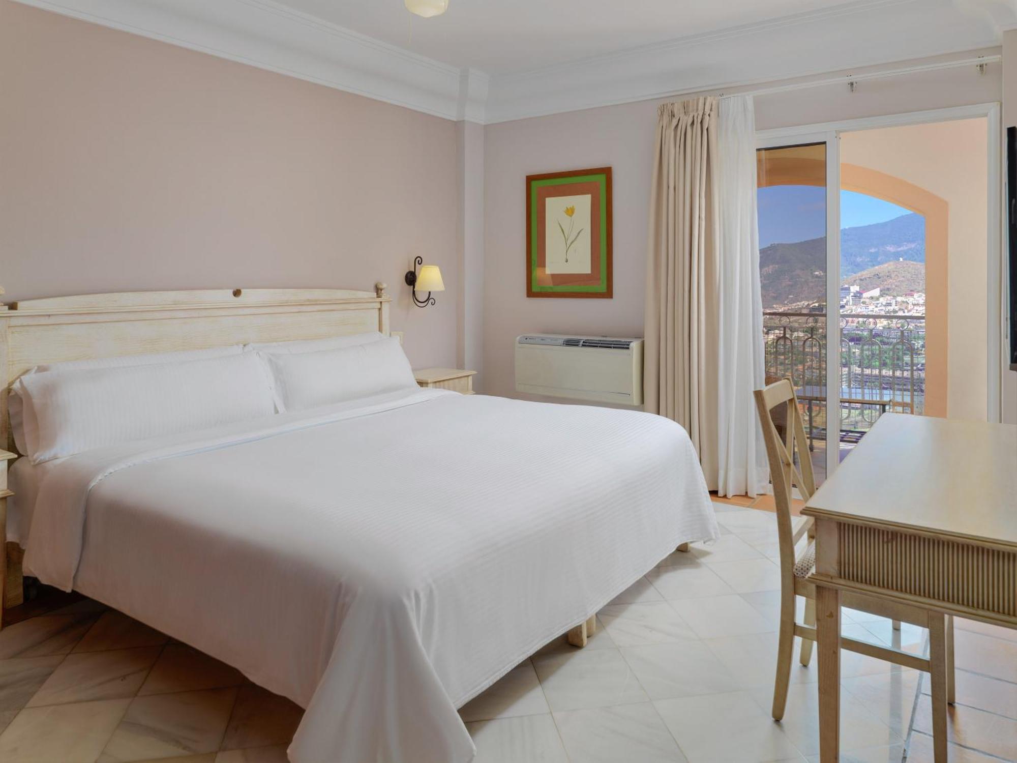 Hotel Aguilas 4*